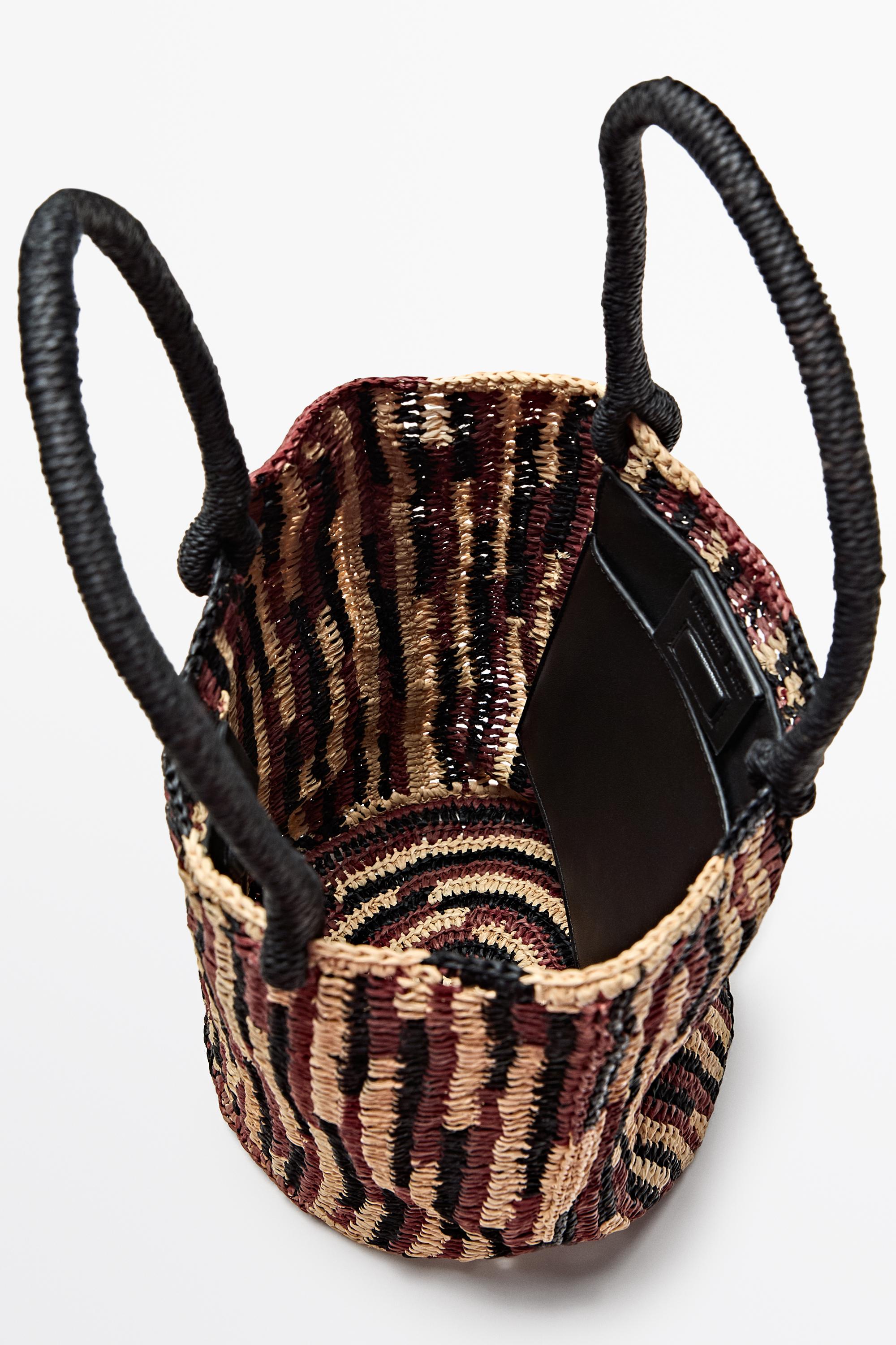 Mini raffia bucket bag